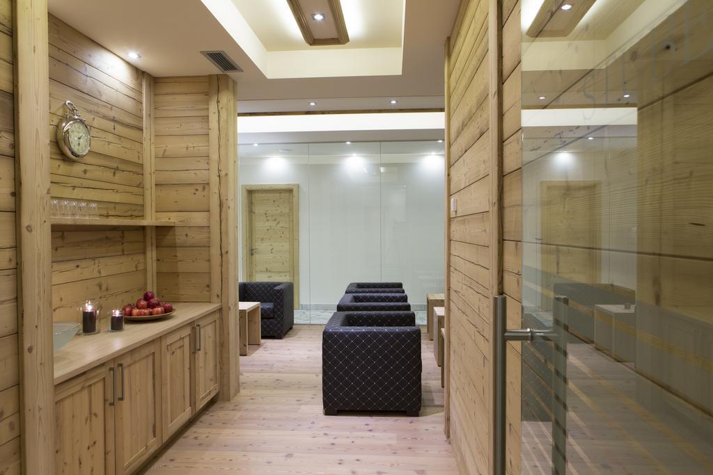 Hotel Des Alpes 拉维拉 外观 照片