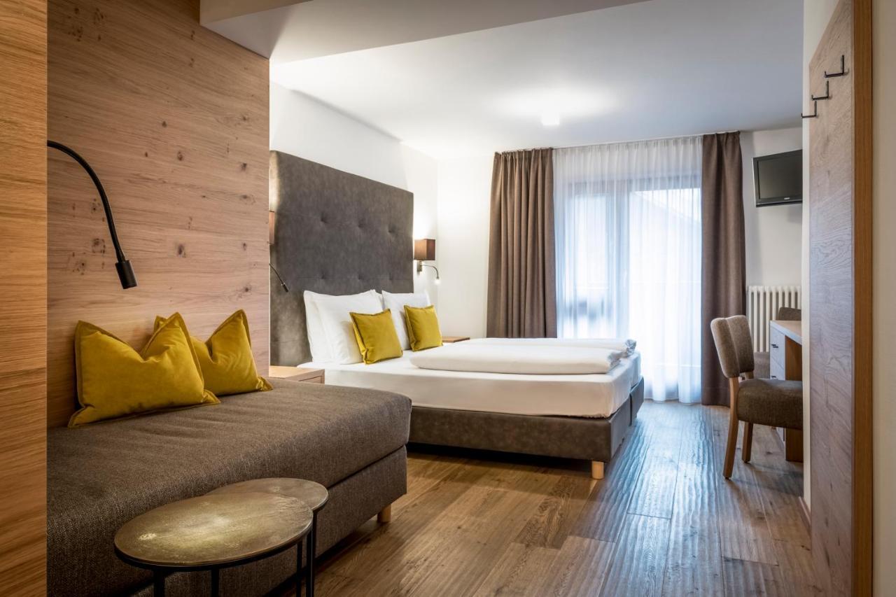 Hotel Des Alpes 拉维拉 外观 照片